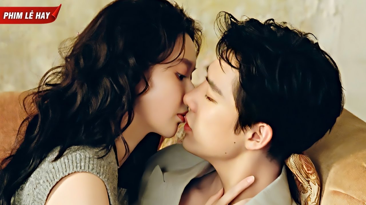 Được Gái Xinh Hôn Trong Bar, Không Ngờ Lại Là Sếp Tổng Của Tôi