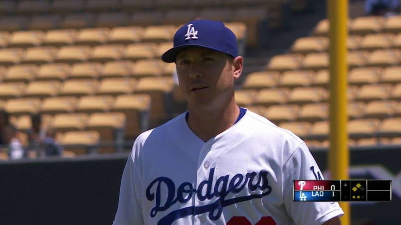 PHI@LAD: Kazmir escapes a jam in the 3rd inning