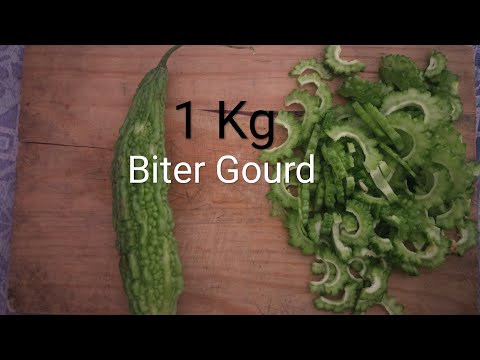 How to make Bitter Gourd Chicken کاریلہ مرغی کیسے بنائے #bittergourd #chicken #murgi  #vilagerecipe