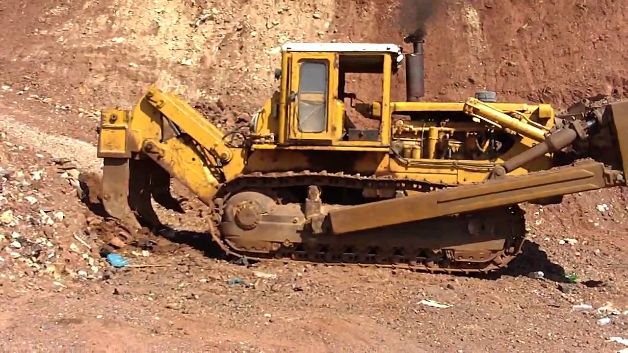 CAT Dozer *Caterpillar Bulldozer D8K* in Greece - YouTube.