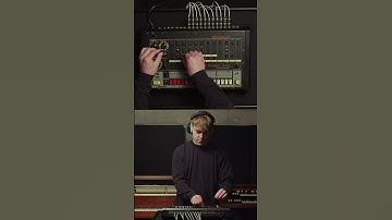 FREESTYLE ON A ROLAND TR-808 | #patchandplay #drummachine #808 #retro #roland #electronicmusic