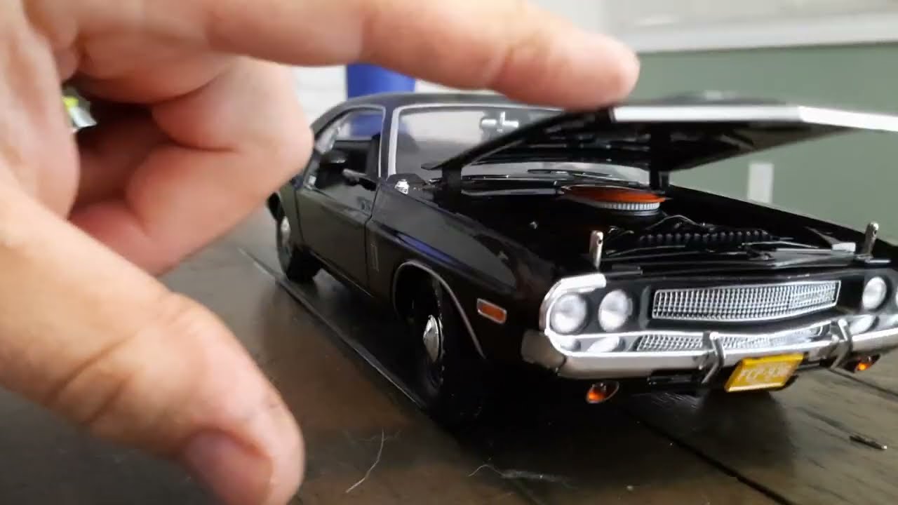 greenlight 1:18 black ghost hemi challenger