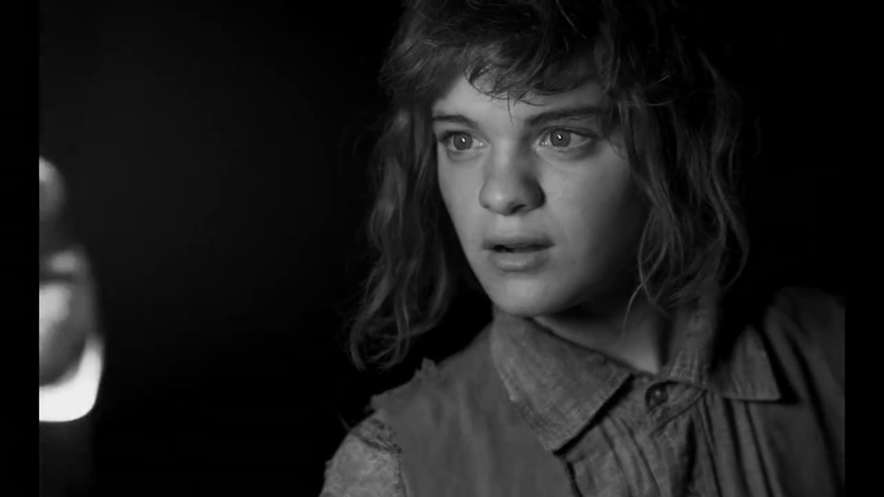 LA PETITE FILLE QUI AIMAIT TROP LES ALLUMETTES Bande annonce YouTube