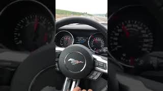 Ford Mustang Gündüz Yolculuk Gazlama Snap Hi̇kaye