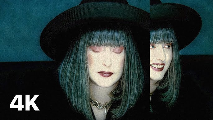 аузында қаңғыбас әйел