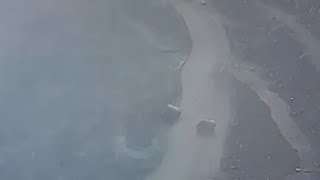 "БелАЗ" рухнул в карьер с 70 метров и убил пилота. Real video