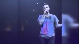 Adam Levine ATTACKED On Stage By Female Fan VIDEO