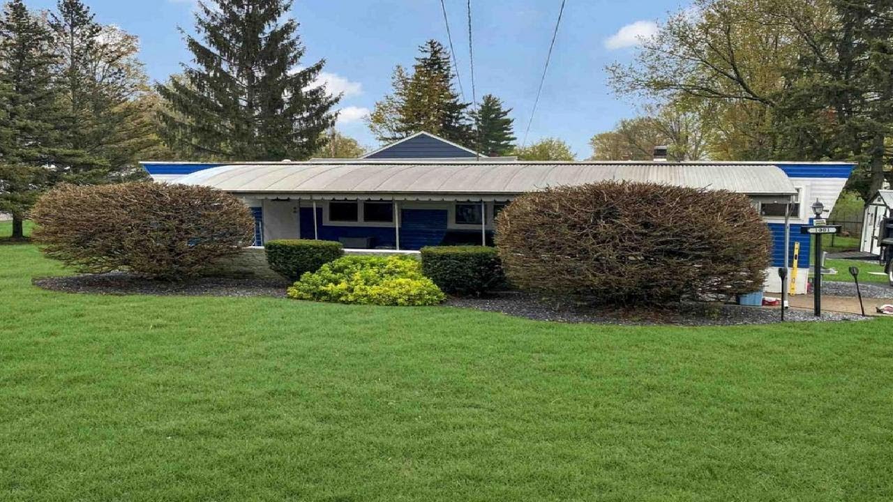 1001 County Street, Bennington, VT Presented by Brenda Jones Real