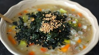 Beef and vegetable porridge (Soegogi-yachaejuk: 쇠고기야채죽)