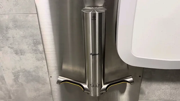 Dyson Airblade 9kJ hand dryer at Welcome Break Warwick Services, M40 Northbound ♿️🚼🗝️ 2/2