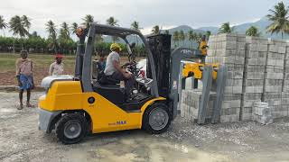 Hollow Block Grabbing & Loading Attachment For Forklift