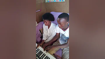 YESU KRISTU NI MFALME BY G.CHAVALLAH PERFORMED BY MAESTRA ELIZA /MAESTRO DAVIE