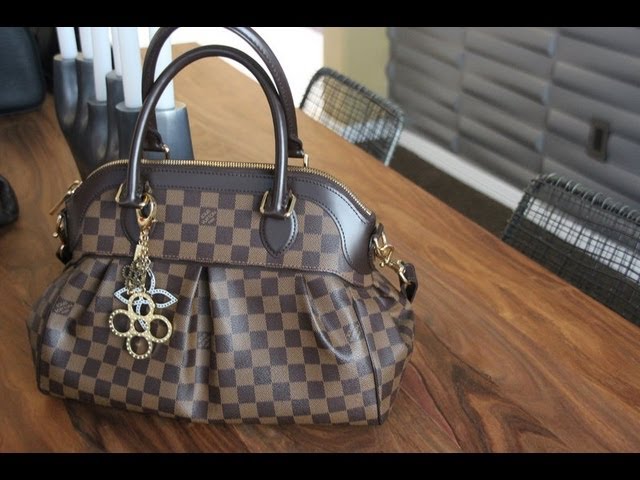 LOUIS VUITTON TREVI PM. REVIEW: Wear&Tear. Pros&Cons. WHAT FITS. MOD SHOTS.  