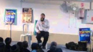 ר' דוד החקיין משמח הילדים בסיפור בנושא גיור מתוך שידור ברדיו