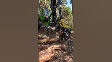 “Forestry Tech at Its Finest: Meet the 1270G” #johndeere #forest #harvester #logging #lumberjack
