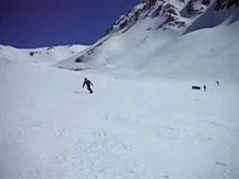 Vídeo: El Snowboarder Que Brilla En La Oscuridad Desmenuza Polvo Negro Oscuro - Matador Network