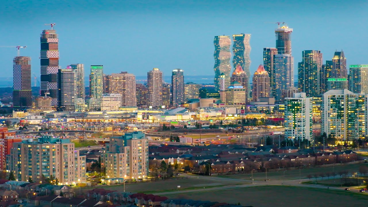 High-rise condos Square One - condo cleaning service in Mississauga City Centre