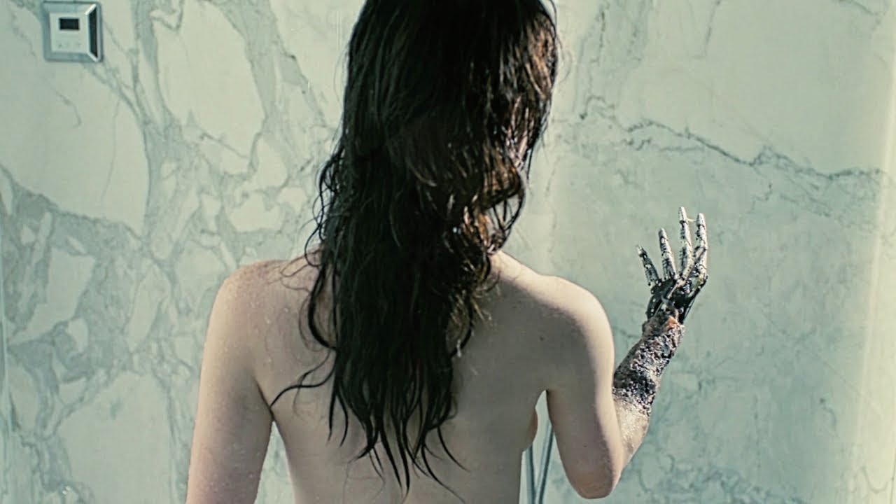 5 Yıl Boyunca Sevgilisinin İsteklerini Yaptı, Ta ki Robot Olduğunu Öğrenene Kadar! (Companion)