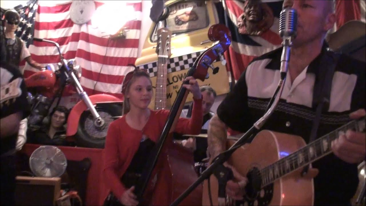 Black Cat Trio & Donna '' rock this town'' @ Rockwell's Diner Runcorn