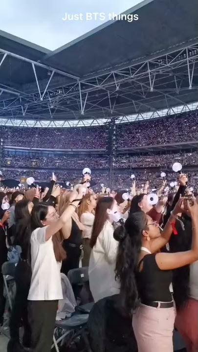 ⭐jin making the whole audience to sing epiphany🥺💜️ #bts #btsshorts #jin #epiphany