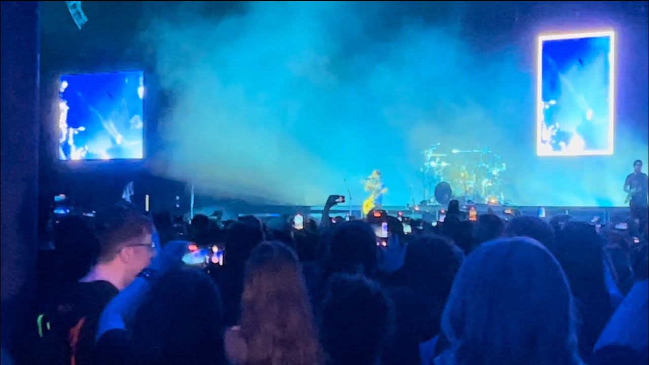 Pierce The Veil Hold on Till May || Dublin 20/09/2025