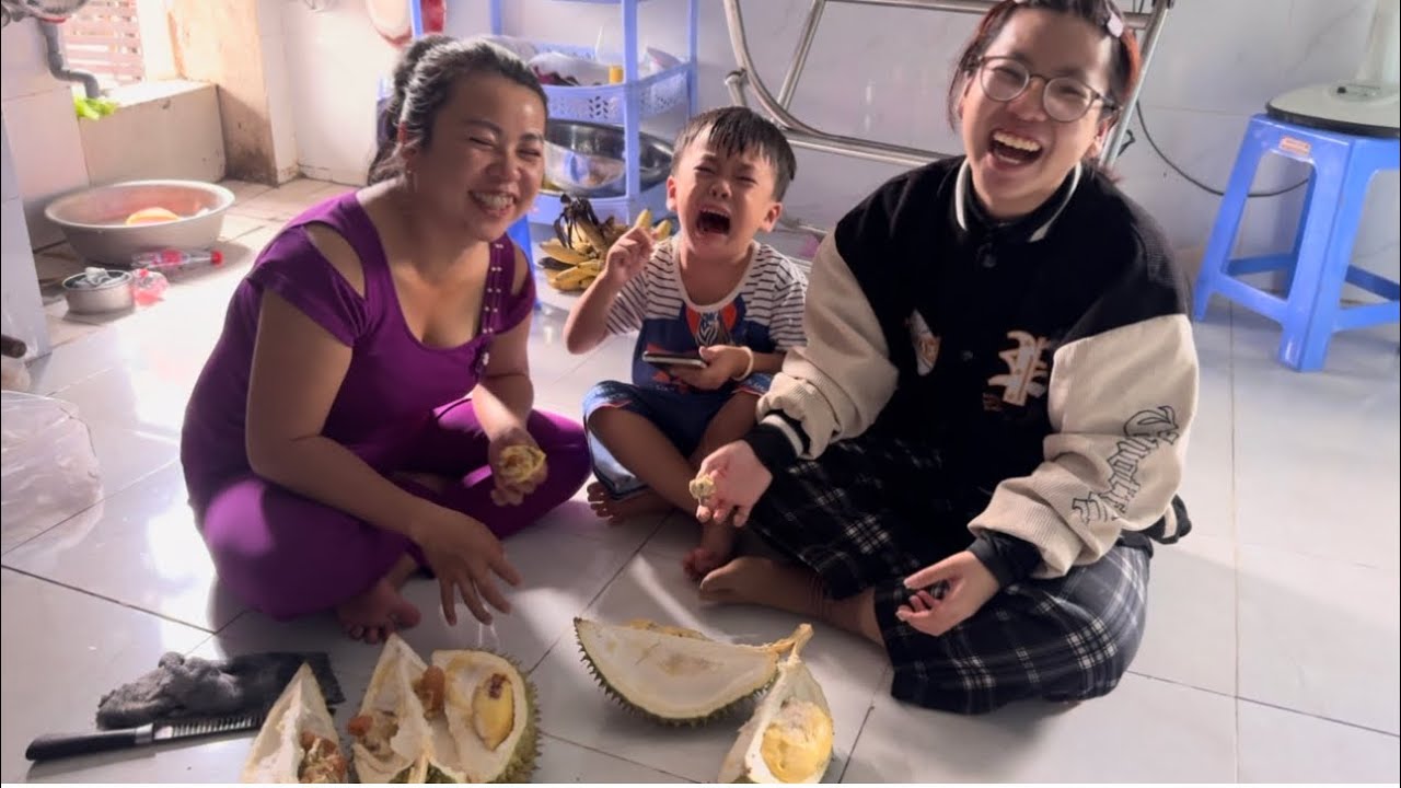 Chuột Không Chịu Ăn Sầu Riêng Chui Vô Tủ Trốn Mẹ #ngocdieuvlog #chuotchuivotutronme