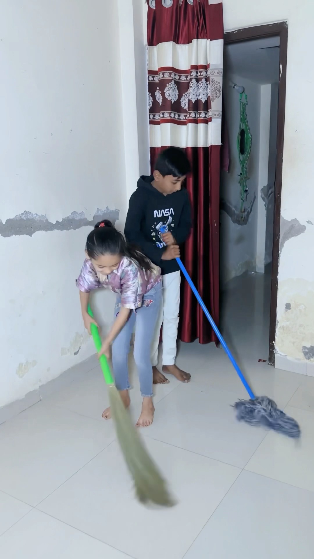 बिचारे मेरे मासूम बच्चे?? #comedy #kajalsoni #funny #viralvideo #drama #family #youtubeshorts