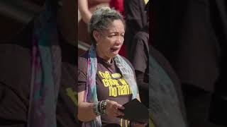 Singing as one #WarHorse #NationalTheatre