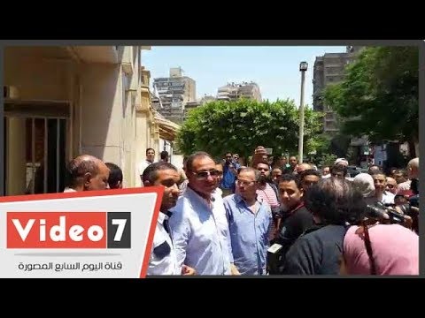 الخطيب يشارك في جنازة والد زوجة شوبير وأحد الحضور طول عمرك صاحب واجب