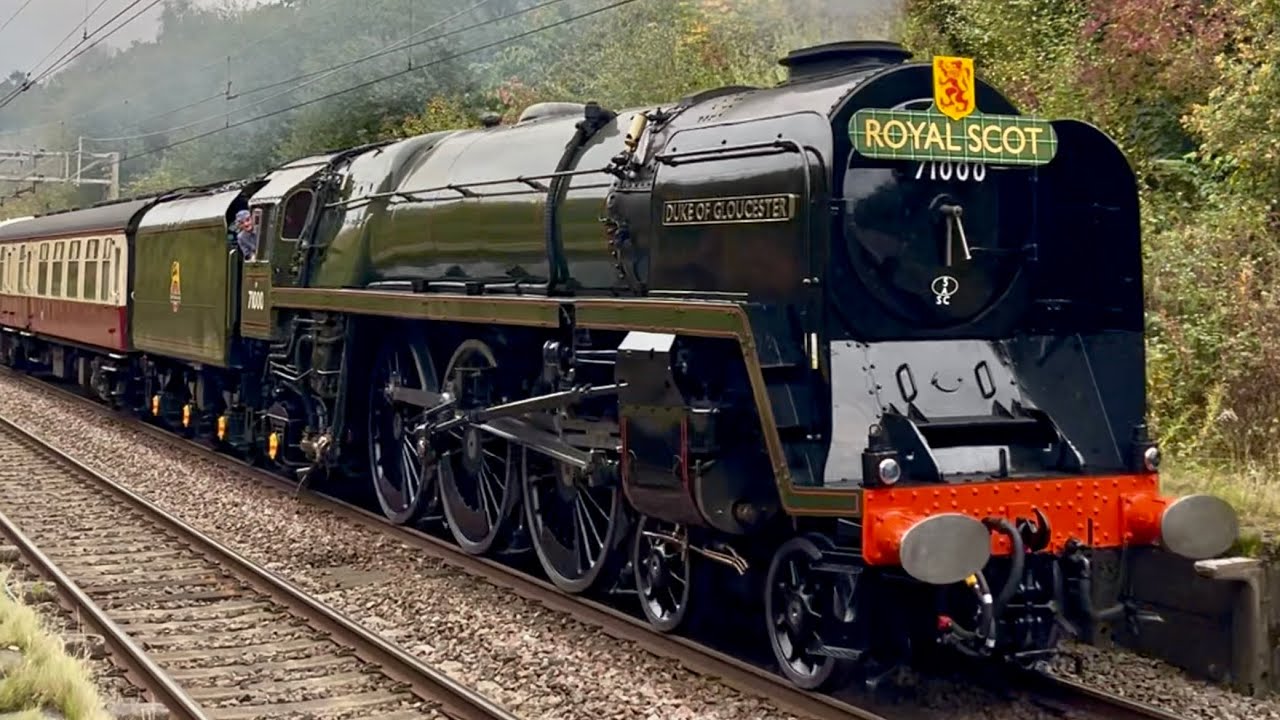 71000 Duke of Gloucester makes unexpected stop at Hartford Station Cheshire. A stunning locomotive. 