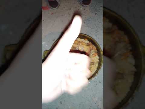 Плов приготовлен из мясо кролика