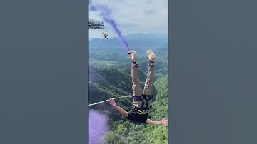 Trò Chơi Bungee Jumping Không Dành Cho Người Sợ Độ Cao