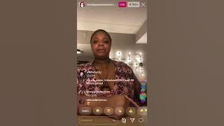 Download lagu Peaches drinks her pee on live (MUST WATCH‼️)