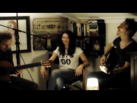 Acelya's Jukebox || EASY (Acoustic)