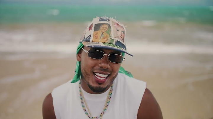 Myke Towers - TENGO CELOS (Official Music Video)