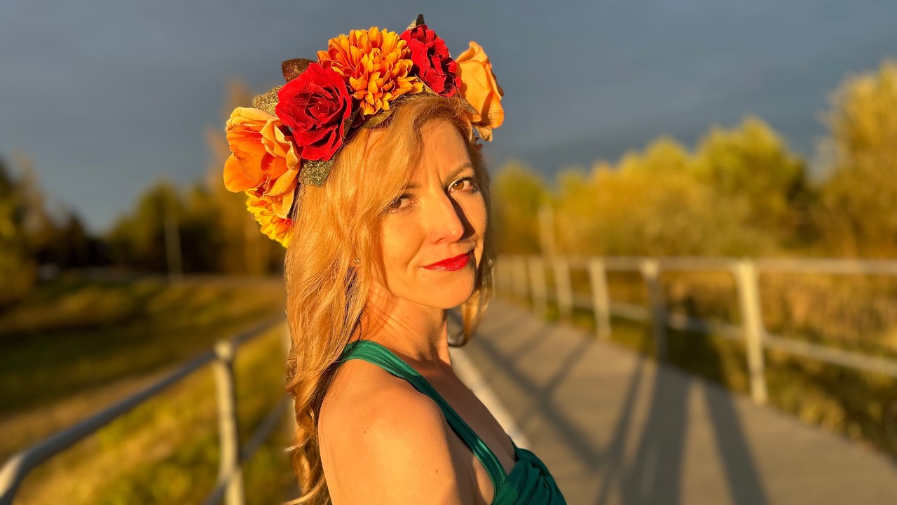 DIY jesienny wianek z róż i innych kwiatów – stylizacja w barwach jesieni 🍂