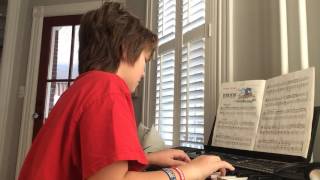 Alfred's Basic Piano Library Fun Book Level 2: Happy Holiday