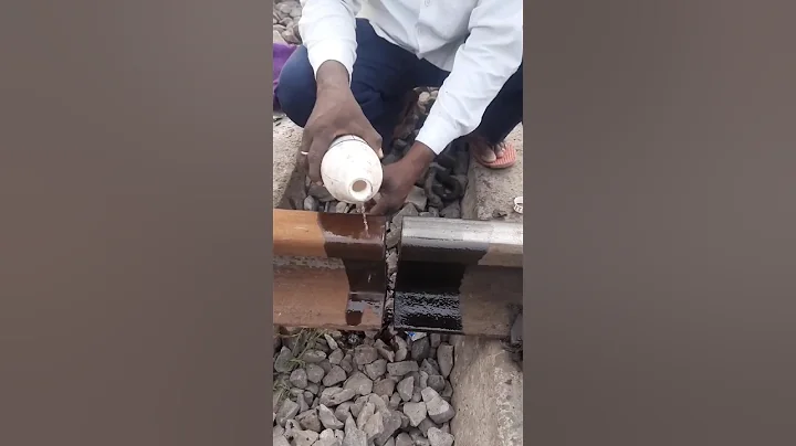 Thermite welding process for joiningrailway tracks #indian #railway #welding - DayDayNews