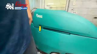 Tennant T500 Doorway Clearance Demo: 32-Inch Scrub Deck & Squeegee