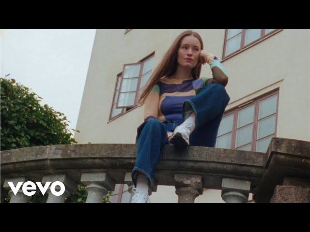 Sigrid - Burning Bridges (up close, acoustic) (Visualiser)