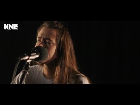 Hinds, 'San Diego' - NME Basement Session