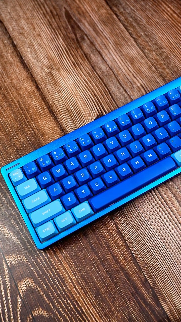 Who Wants A Nice Thocky Portable Keyboard? Nuphy Halo 65 V2