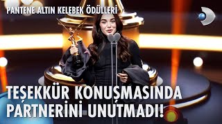 En İyi Romantik Komedi Kadın Oyuncu - Hafsanur Sancaktutan | Pantene Altın Kelebek Ödülleri 2023 Resimi