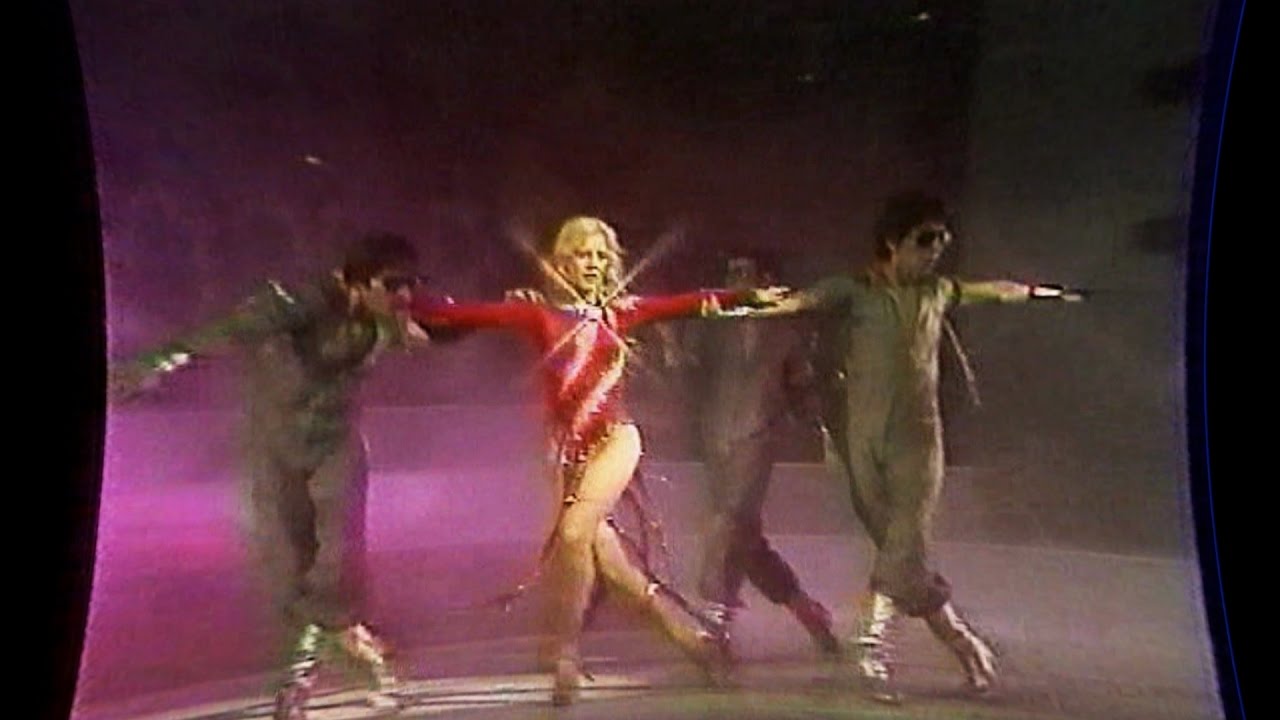 SYLVIE VARTAN et ses danseurs 