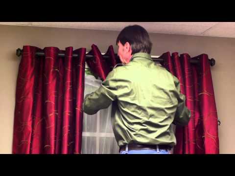 Video: Hur sätter man ihop två gardiner?