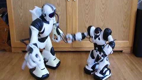 Robosapien dance off.wmv