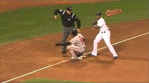 2010/09/20 Wieters scores on error