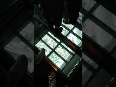 落ちる 東京スカイツリーのガラス床を歩いてみた Youtube