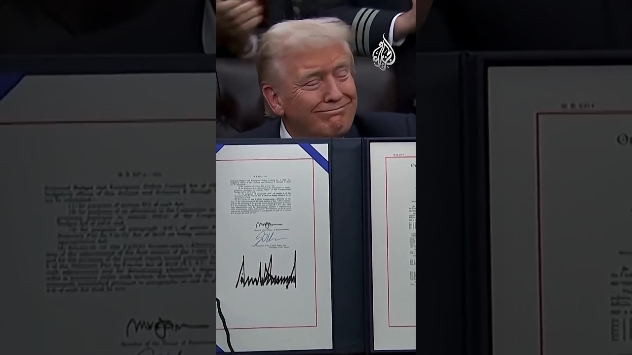 الرئيس الأمريكي يوقع على قانون تمويل الحكومة