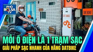 VinFast chi hàng trăm triệu USD xây trạm sạc, trong khi xe máy điện DatBike có thể sạc ở bất cứ đâu